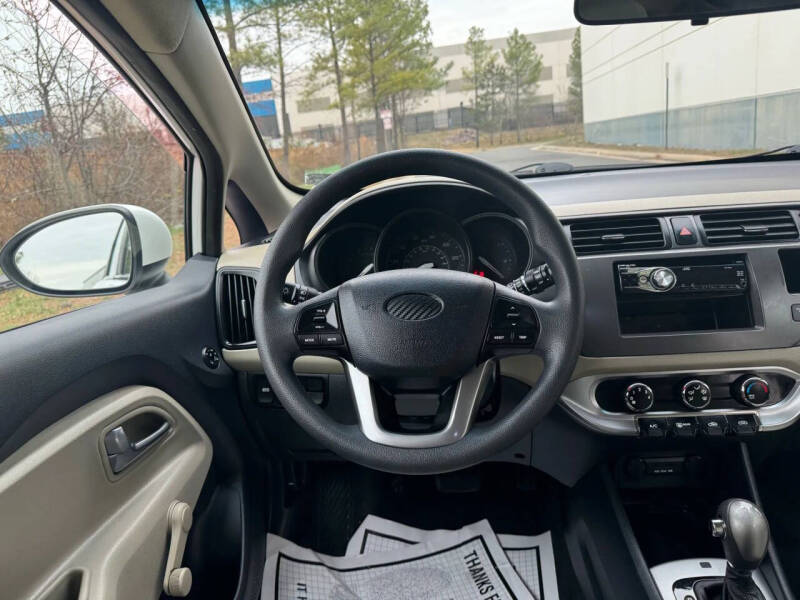 2012 Kia Rio 5-Door LX