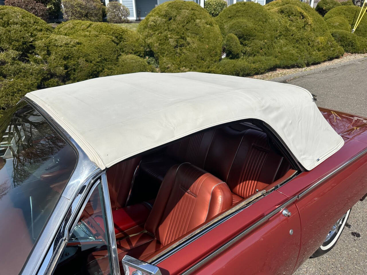 1963 Ford Thunderbird 25