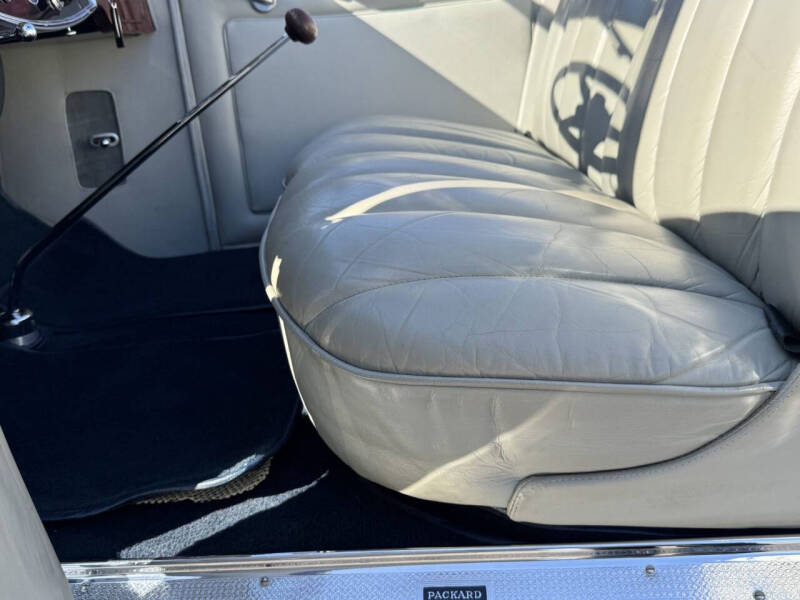 1932 Packard Deluxe 8