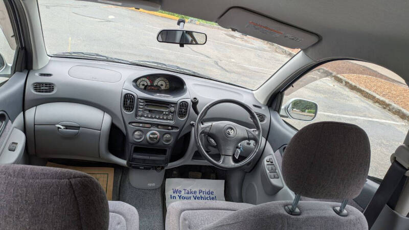 2000 Toyota Funcargo Yaris
