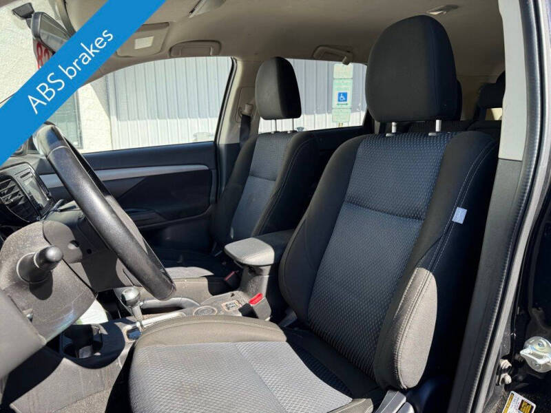 2016 Mitsubishi Outlander SE