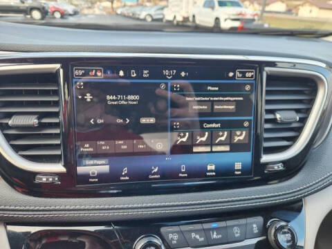 2024 Chrysler Pacifica Touring L