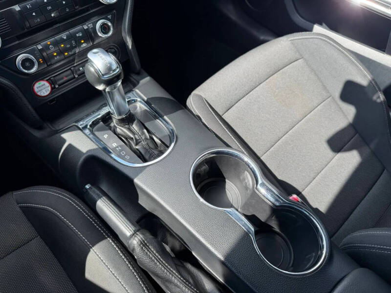 2015 Ford Mustang V6