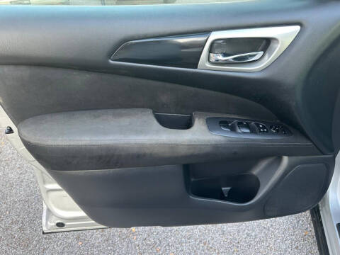 2016 Nissan Pathfinder S