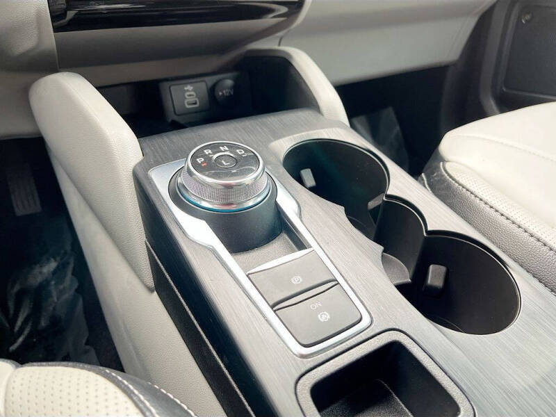 2025 Ford Escape Platinum