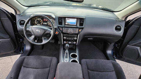 2015 Nissan Pathfinder SV