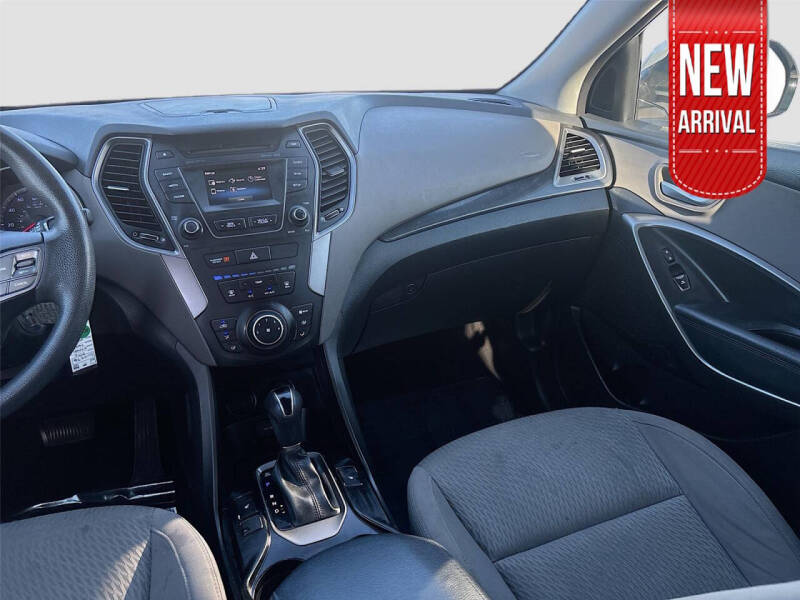 2016 Hyundai Santa Fe SE