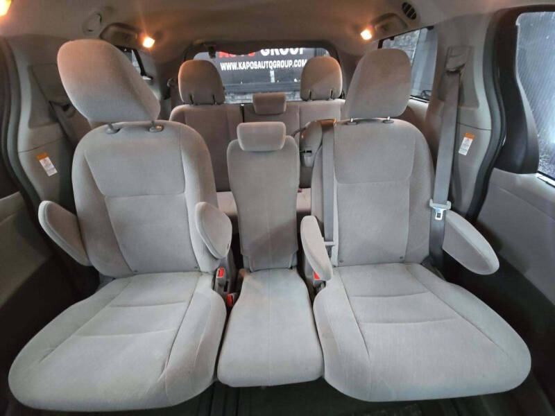 2017 Toyota Sienna LE 8-Passenger