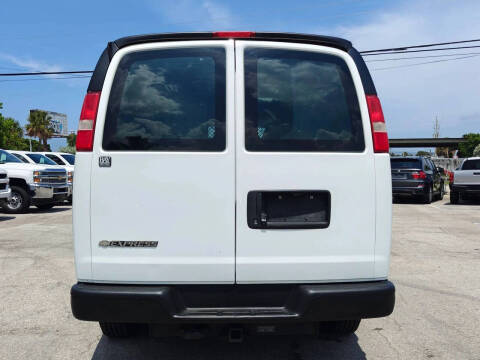 2017 Chevrolet Express 2500