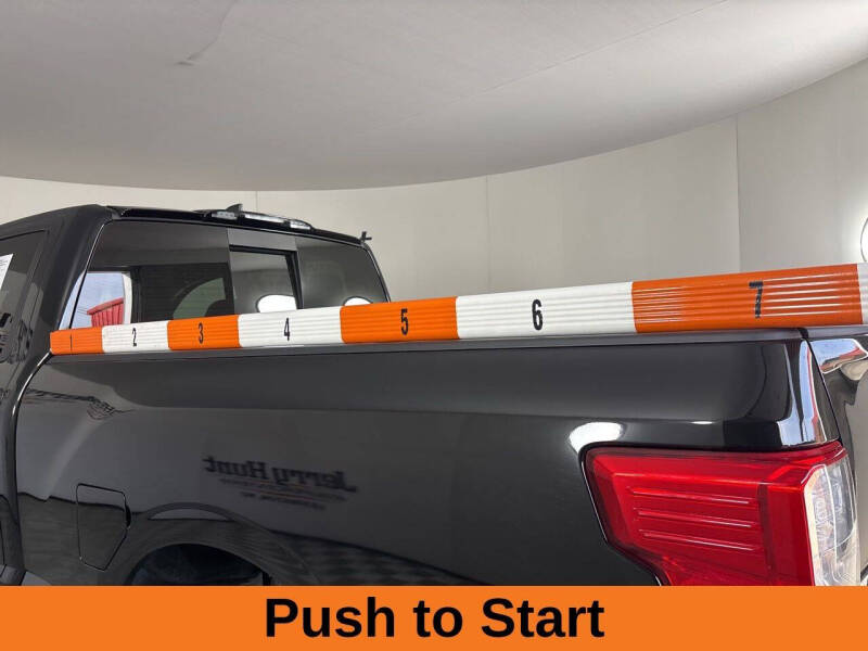 2024 Nissan Titan XD SV