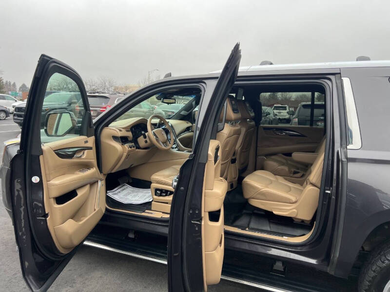 2018 Cadillac Escalade ESV Platinum