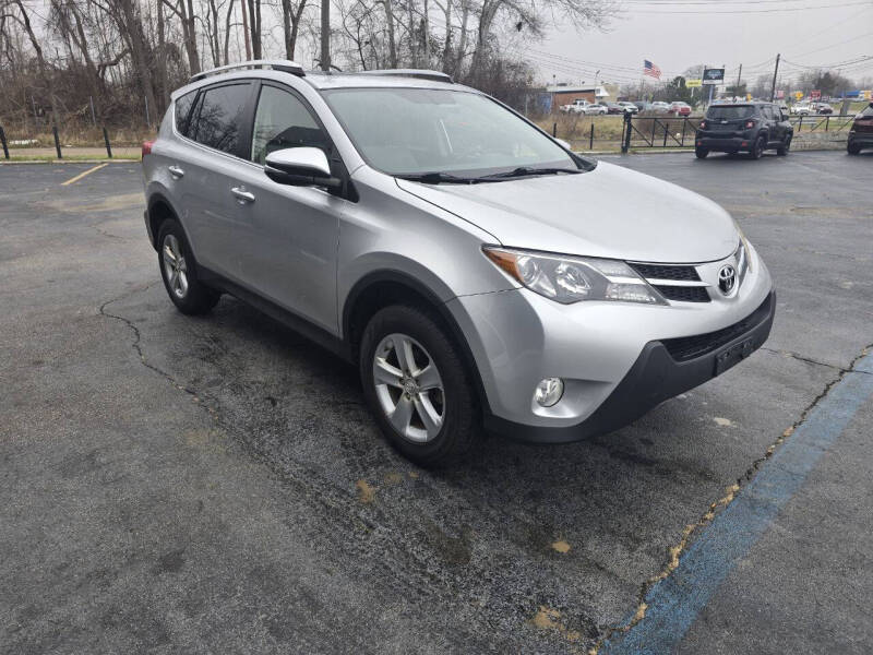 2014 Toyota RAV4 XLE photo 2