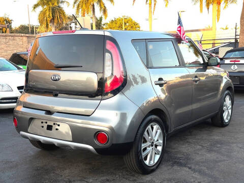 2019 Kia Soul +