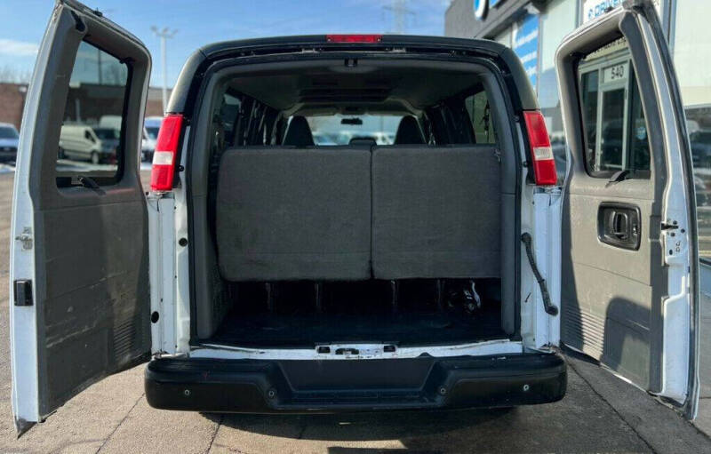 2023 Chevrolet Express LS 3500