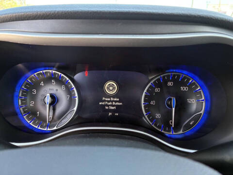 2027 Chrysler Pacifica Select