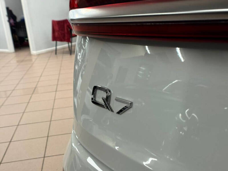 2022 Audi Q7 quattro Premium Plus 55 TFSI