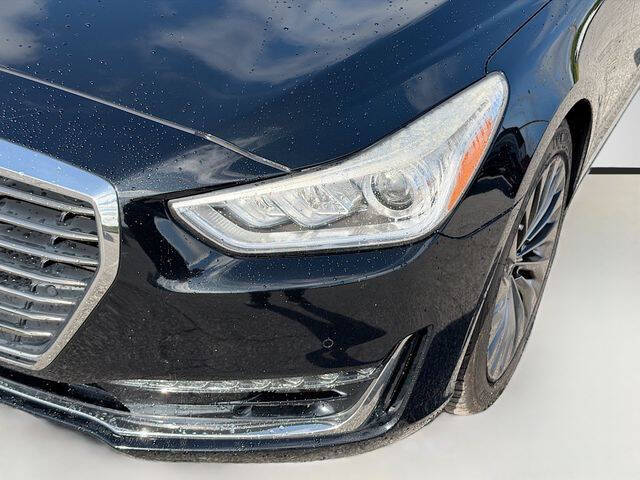 2017 Genesis G90