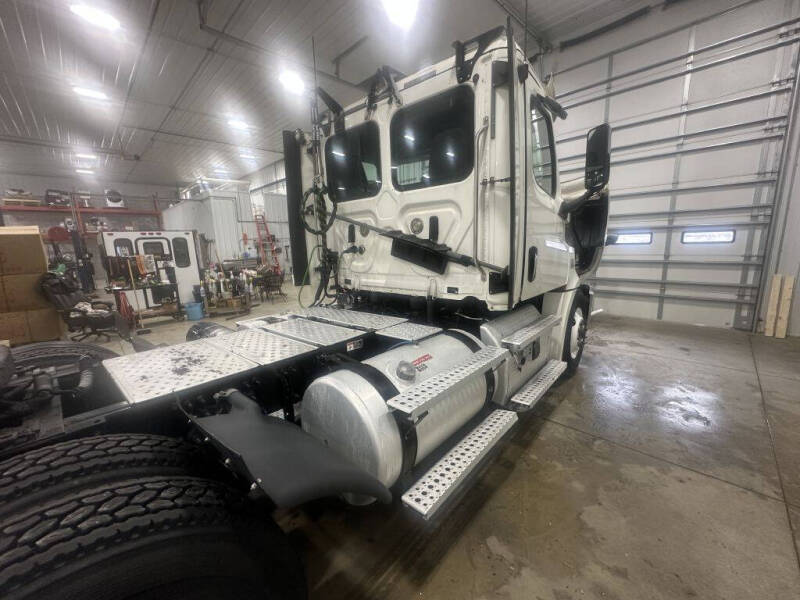 2020 Freightliner Cascadia