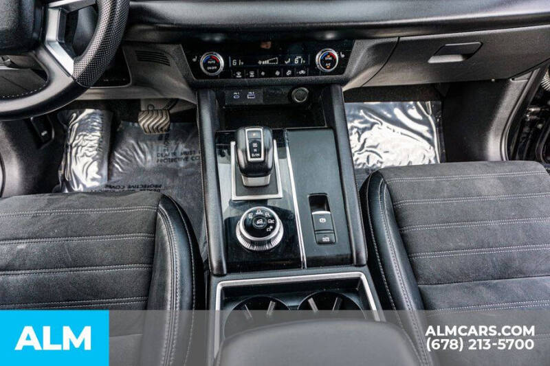 2023 Mitsubishi Outlander SE