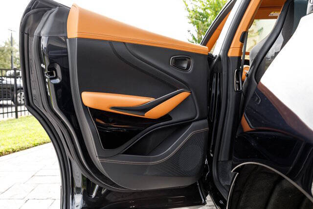 2025 Aston Martin DBX 707