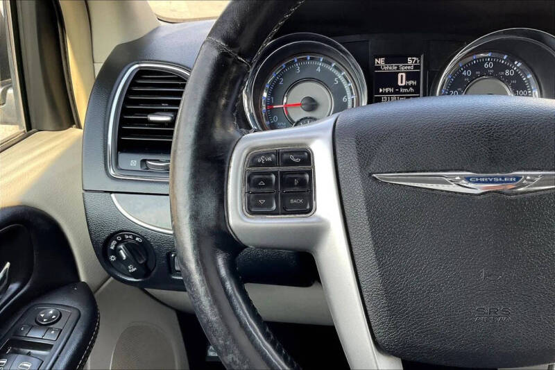 2016 Chrysler Town and Country Touring