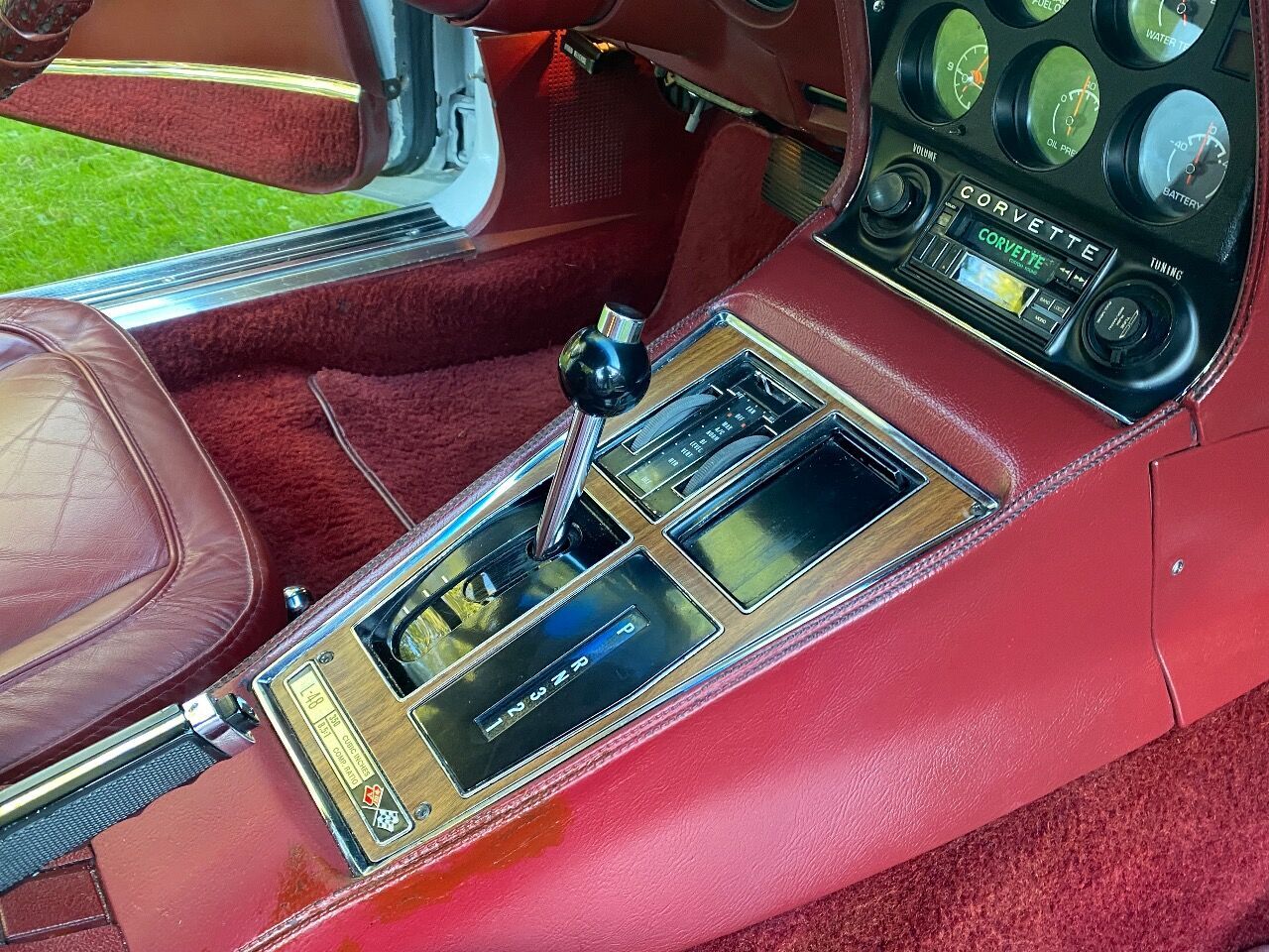 1975 Chevrolet Corvette 38