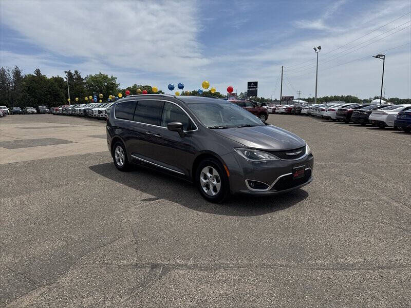 2017 Chrysler Pacifica Touring-L Plus