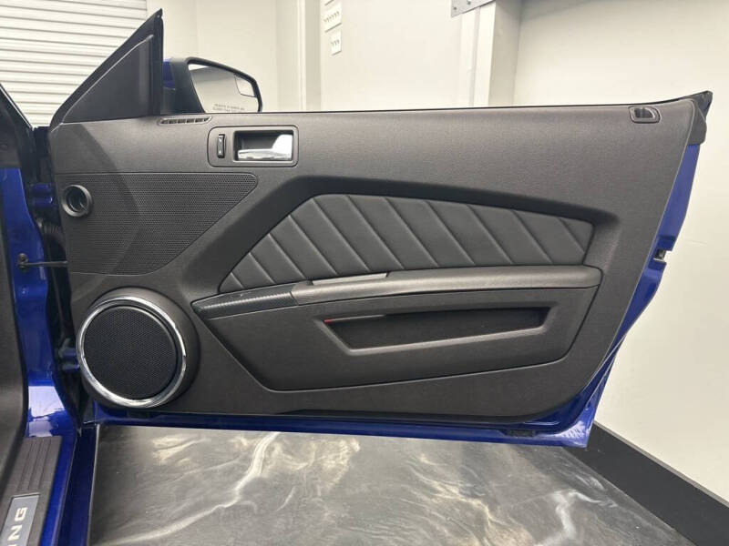 2013 Ford Mustang V6 Premium