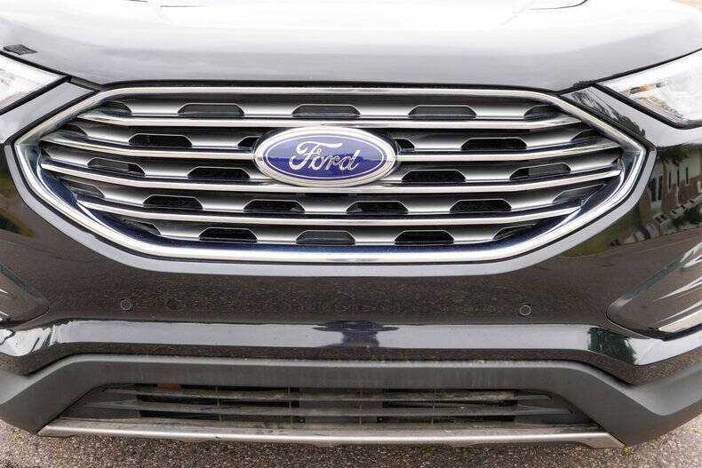 2022 Ford Edge Titanium