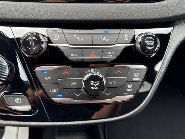 2026 Chrysler Voyager LX