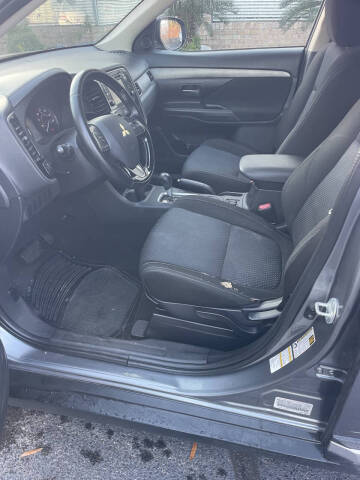 2016 Mitsubishi Outlander SE