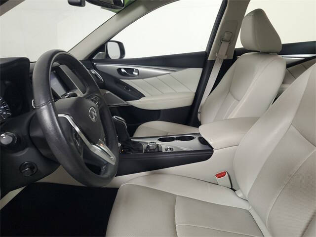 2023 Infiniti Q50 Luxe