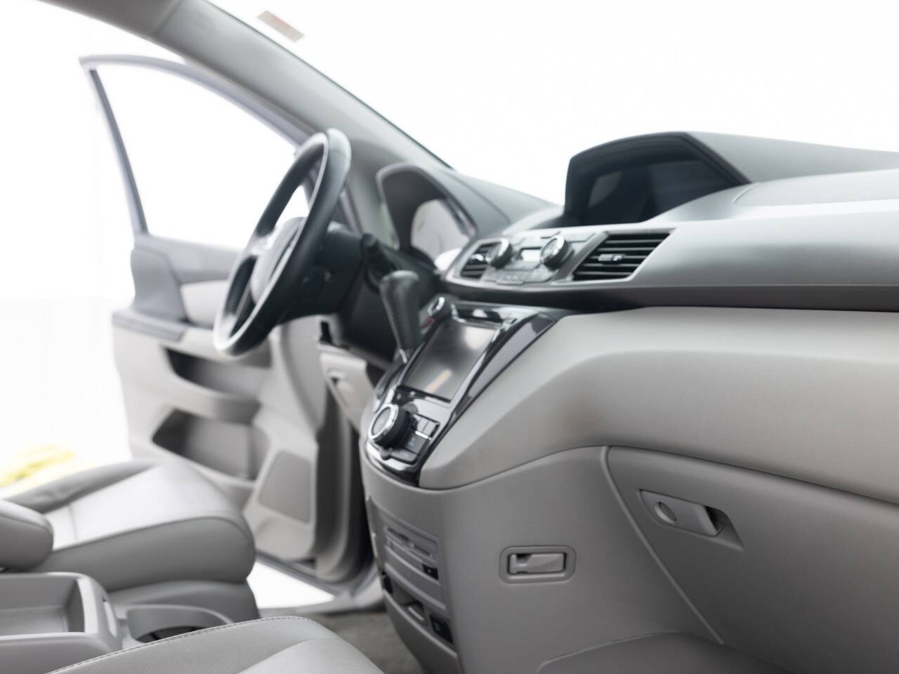 Used Car 2016 Honda Odyssey  Touring Elite 4dr Mini Van For Sale Under $12,000 In Coal City, Illinois