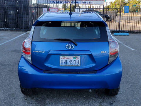 2013 Toyota Prius c Two