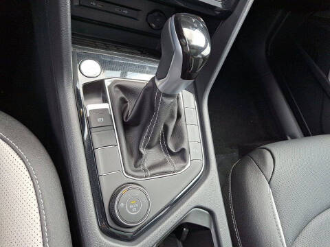 2025 Volkswagen Taos SEL 4Motion