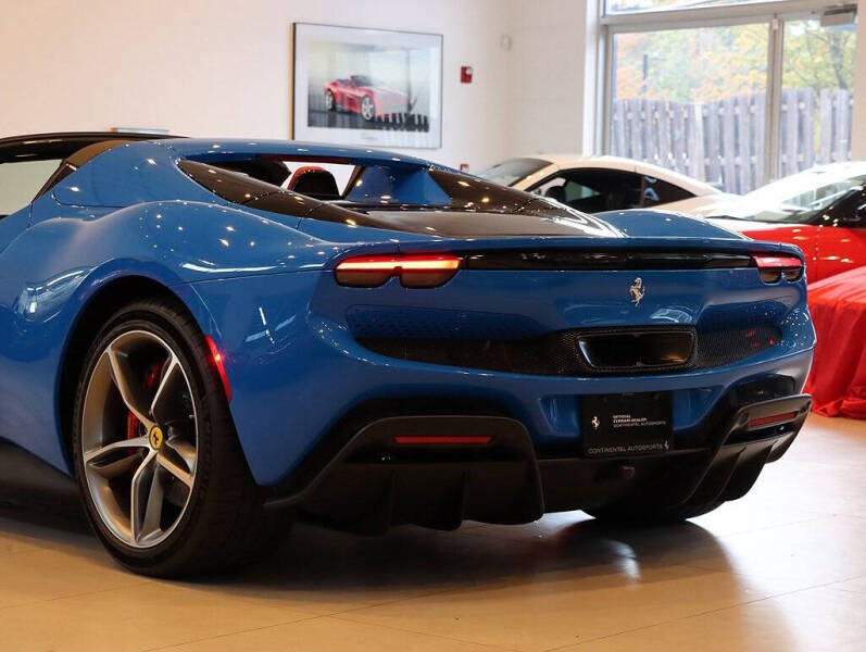 2024 Ferrari 296 GTS