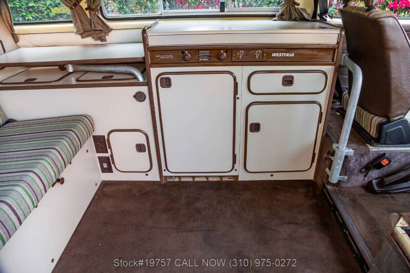 1982 Volkswagen Vanagon Camper