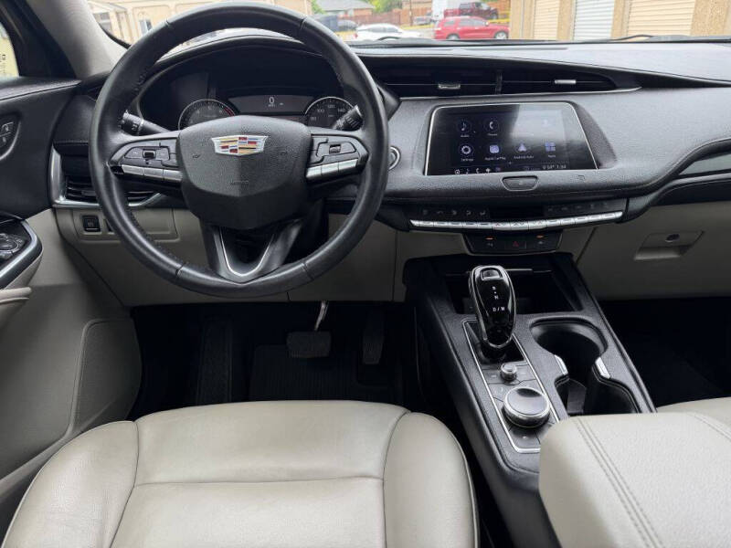 2020 Cadillac XT4 Premium Luxury