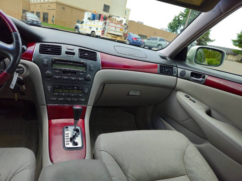 2004 Lexus ES 330