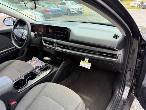 2025 Kia K4 LX