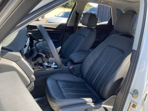 2023 Audi Q5 quattro Premium Plus 40 TFSI