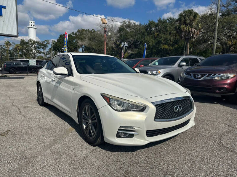2015 Infiniti Q50 Premium