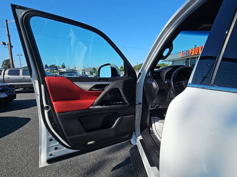 2022 Lexus LX 600 F SPORT Handling