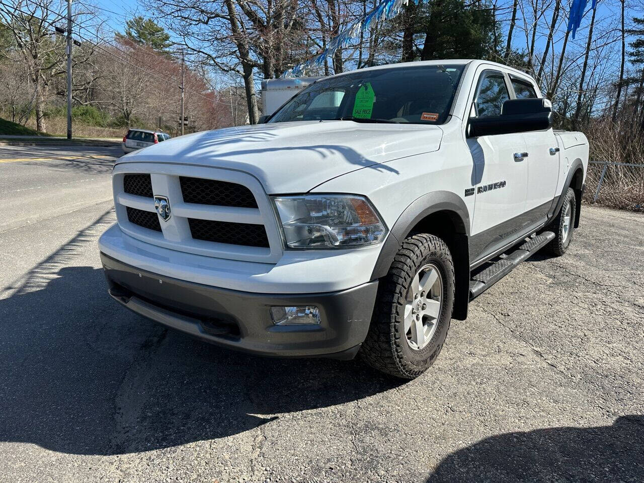 White 2012 Ram 1500 SLT 4x4 SLT 4dr Crew Cab 5.5 ft. SB Pickup 2