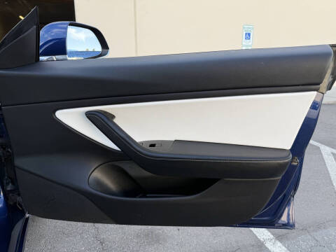 2019 Tesla Model 3 Standard Range Plus