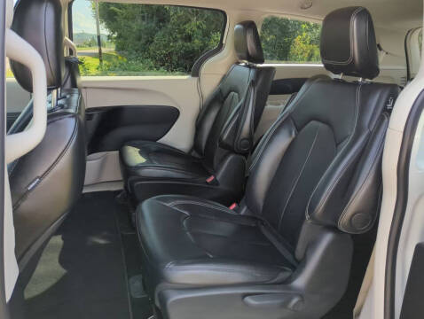 2024 Chrysler Pacifica Plug-In Hybrid Select