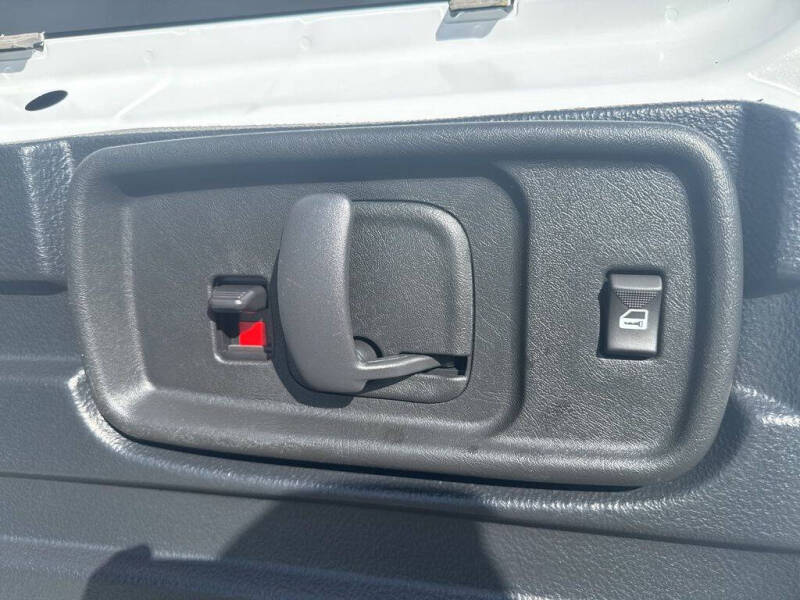 2025 Chevrolet Express 3500