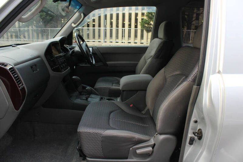 2000 Mitsubishi Pajero