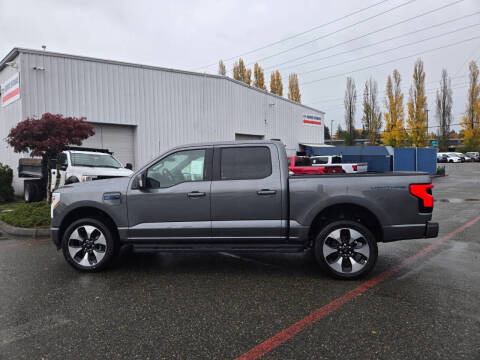 2025 Ford F-150 Lightning Platinum