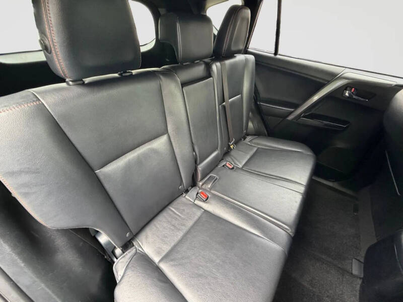 2018 Toyota RAV4 SE